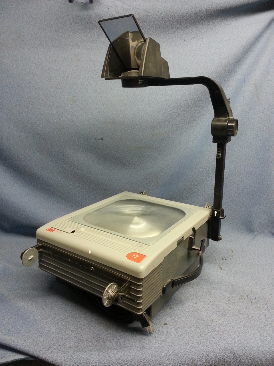 3M 9200 Portable Folding Overhead Projector Allsold.ca Buy & Sell Used Office Furniture Calgary